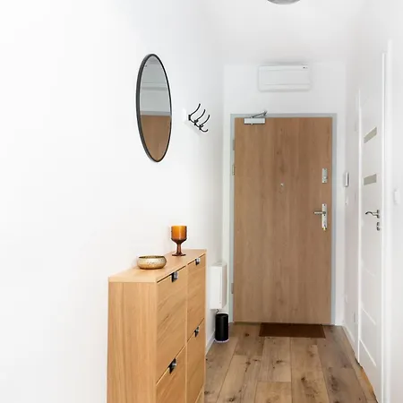 Czerwone Maki With Garden By Bookinghost * Краков