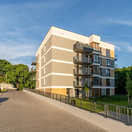 Czerwone Maki With Garden By Bookinghost Krakau