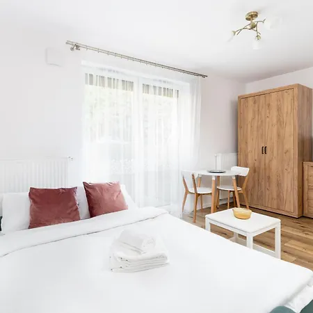 Apartment Czerwone Maki With Garden Krakow