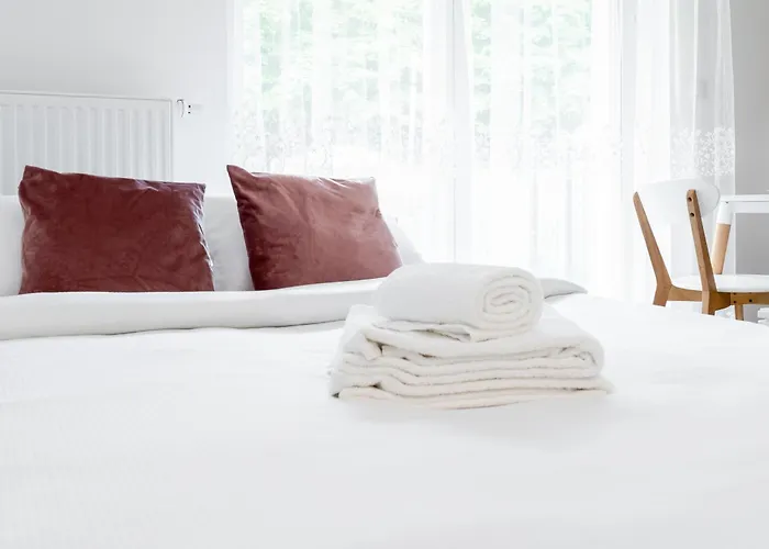 Czerwone Maki With Garden By Bookinghost Kraków