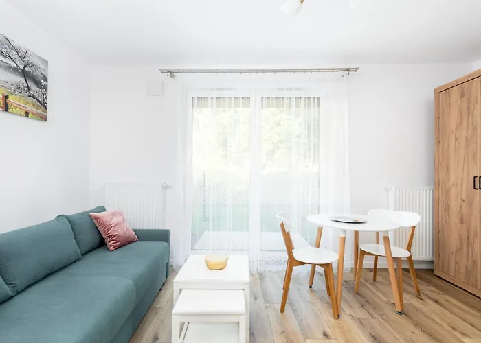 Czerwone Maki With Garden By Bookinghost クラクフ