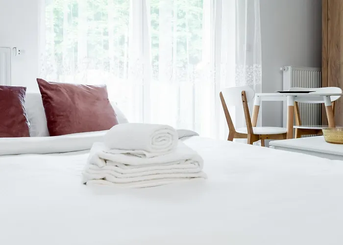 Apartament Czerwone Maki With Garden By Bookinghost *