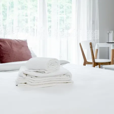 Apartman Czerwone Maki With Garden By Bookinghost *